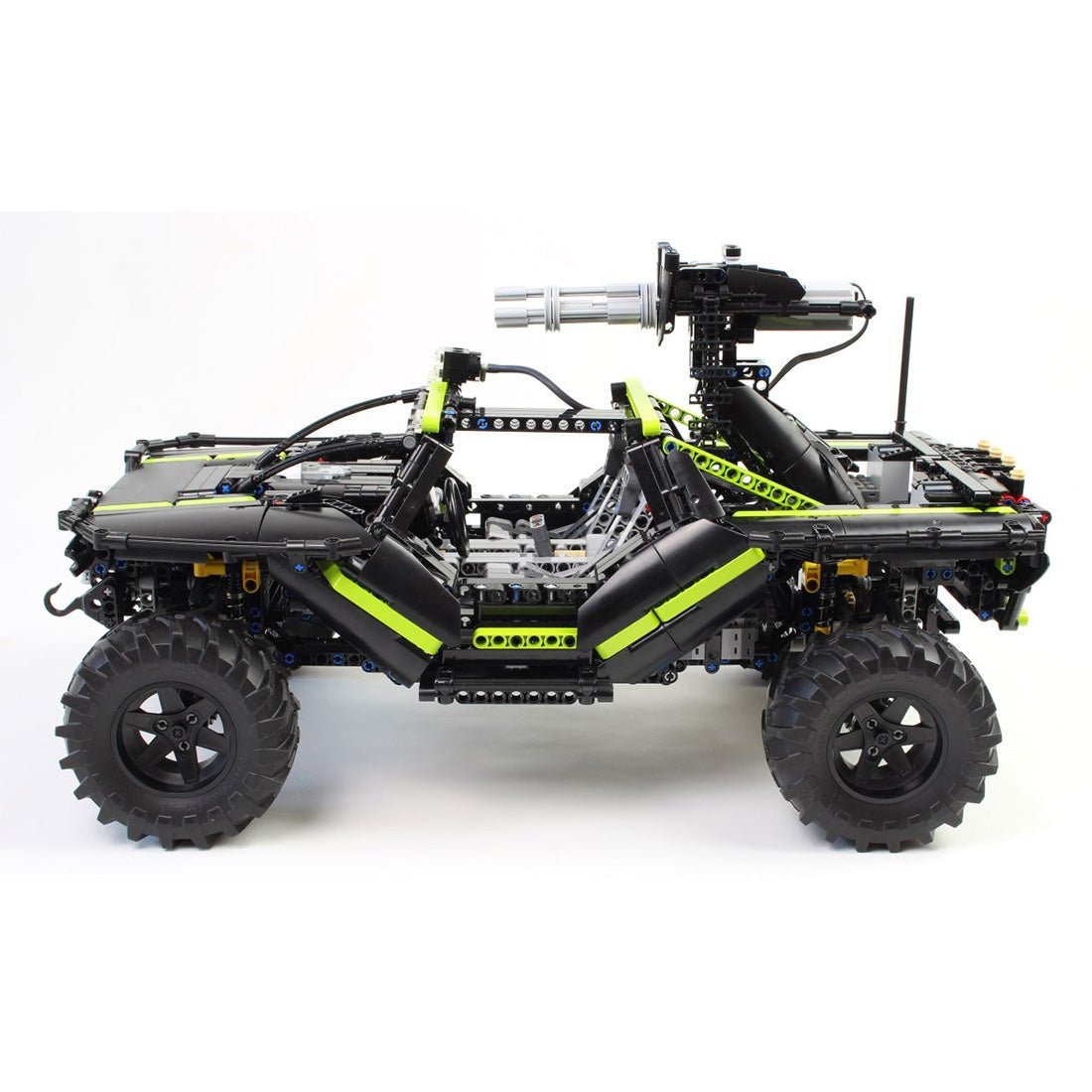 MOC - 172968+MOC - 166891 1/10 Scale Multi - Function Armored Reconnaissance Car & Fire Control Automatic Rifle Klemmbausteine - LesDiy - Klemmbausteine