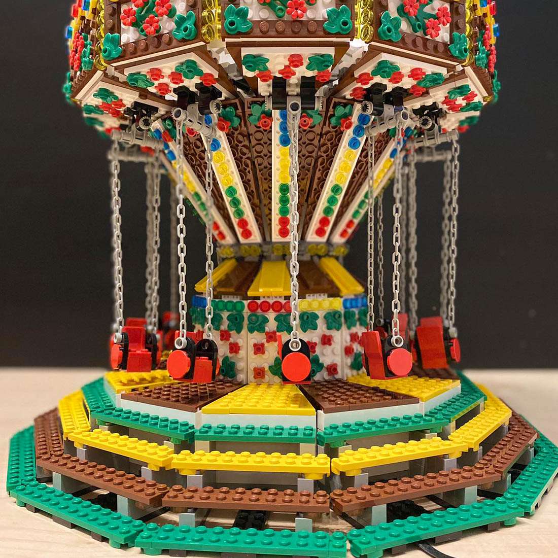 MOC Chained Carousel Klemmbausteine - LesDiy - Klemmbausteine