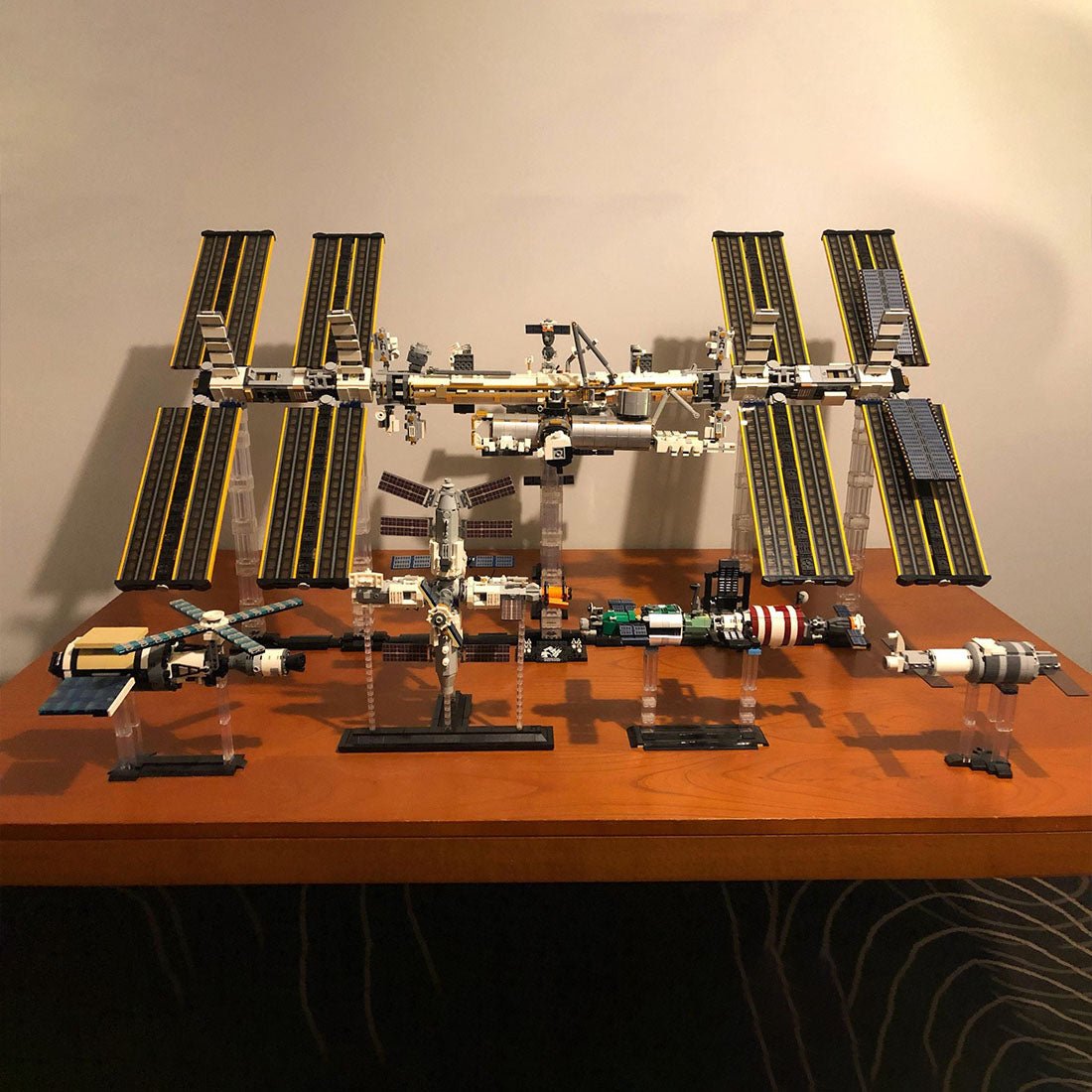 Modell der Internationalen Raumstation im Maßstab 1:110 Klemmbausteine - LesDiy - Klemmbausteine