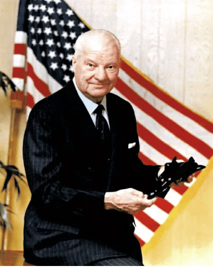 Kelly Johnson: The Genius Behind the SR-71 Blackbird and the Skunk Works - LesDiy