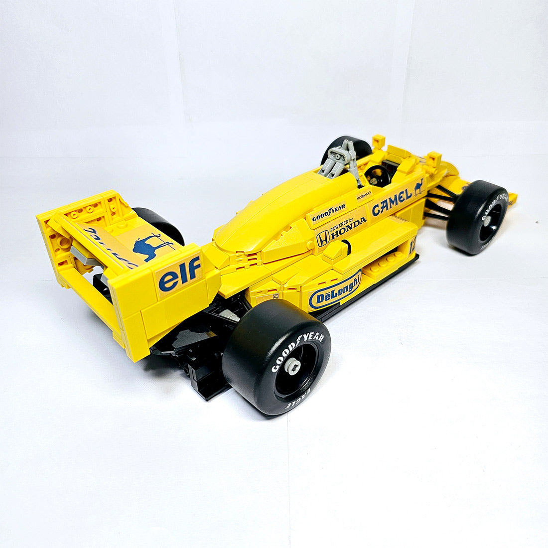 MOC-220329 - Lotus 99T Klemmbausteine