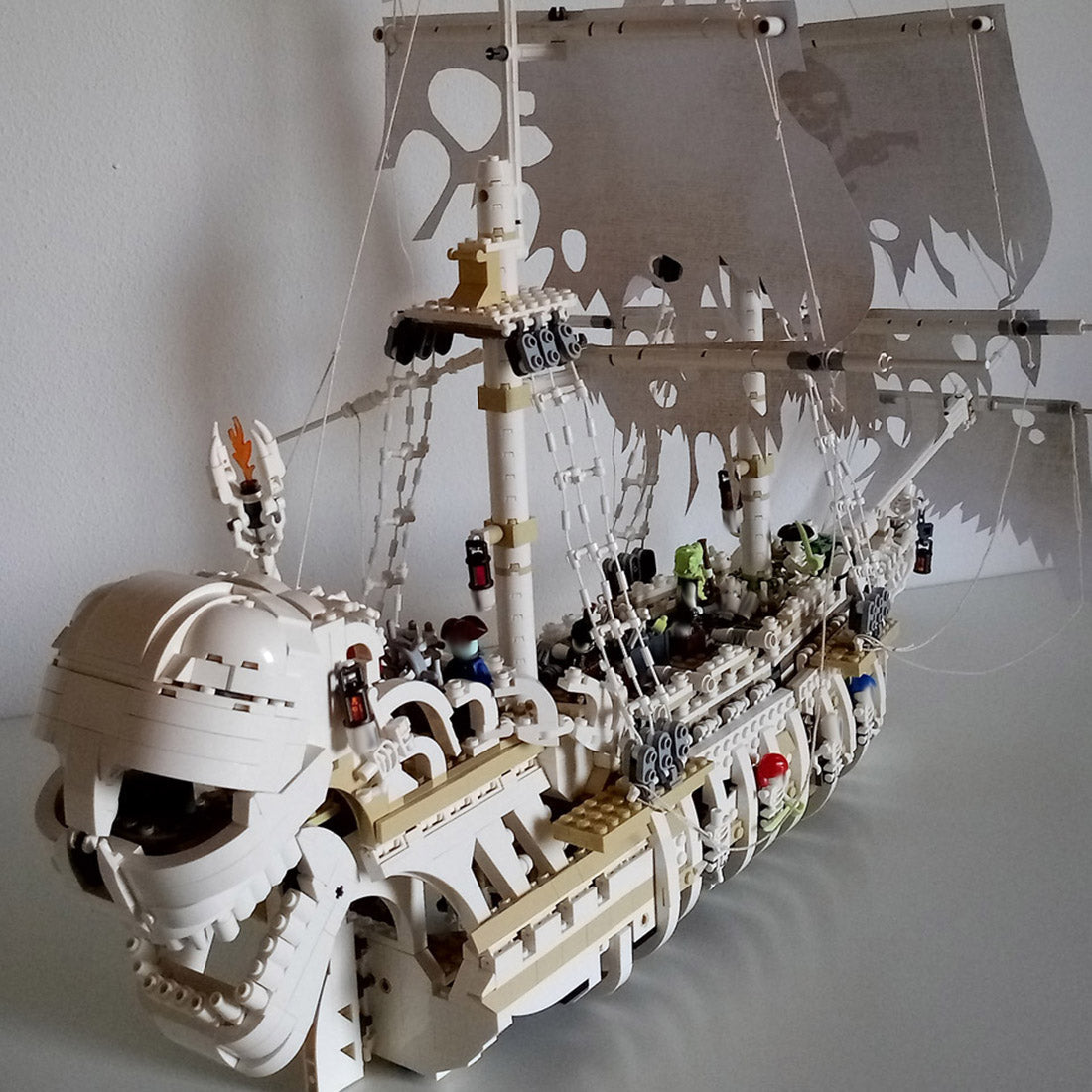 MOC-110420 Das erschreckende Piratenschiff Charon's Chest Klemmbausteine-Klemmbausteine-LesDiy-LesDiy