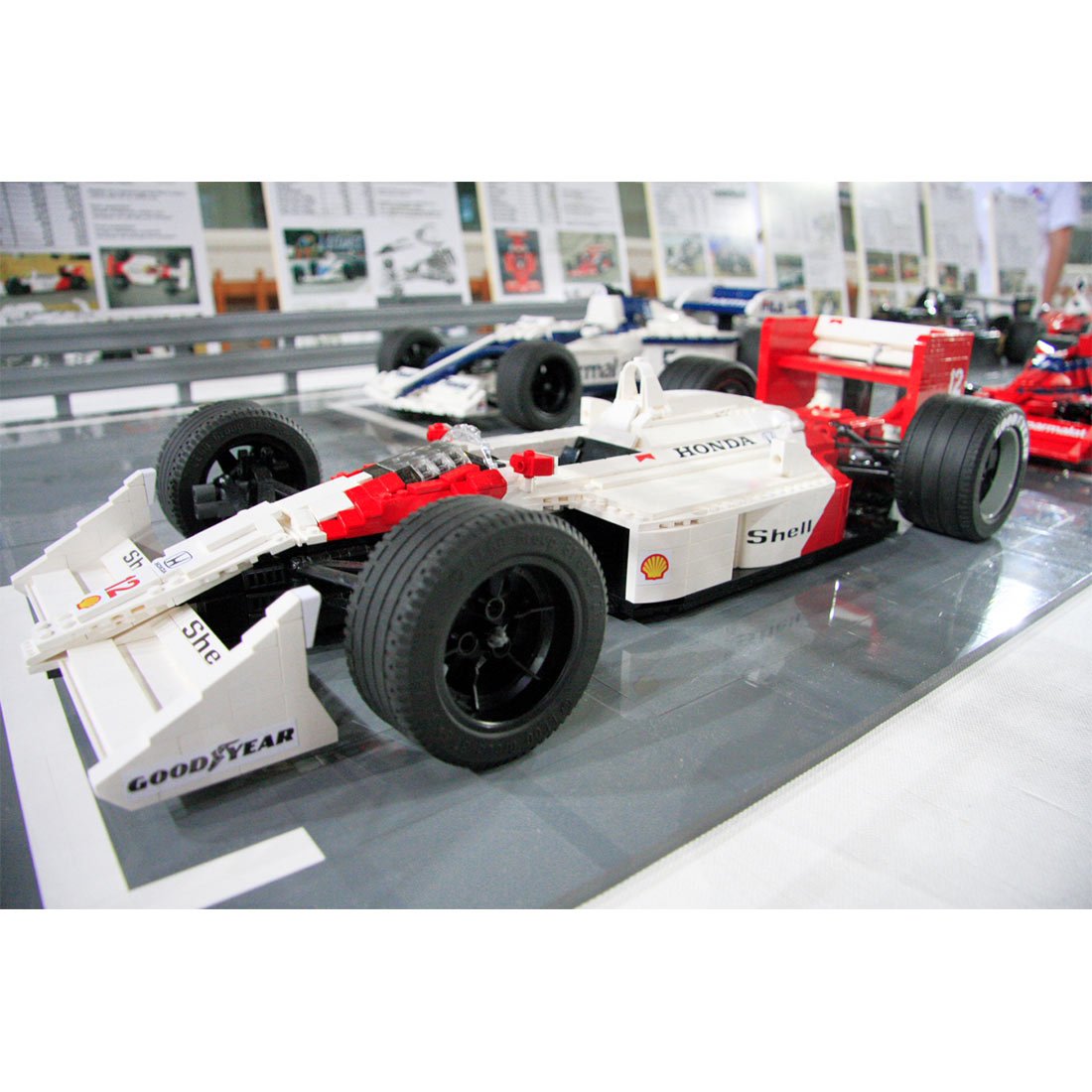 MOC - 0845 McLaren MP4 - 4 - scale 1:8 Klemmbausteine - LesDiy - Klemmbausteine